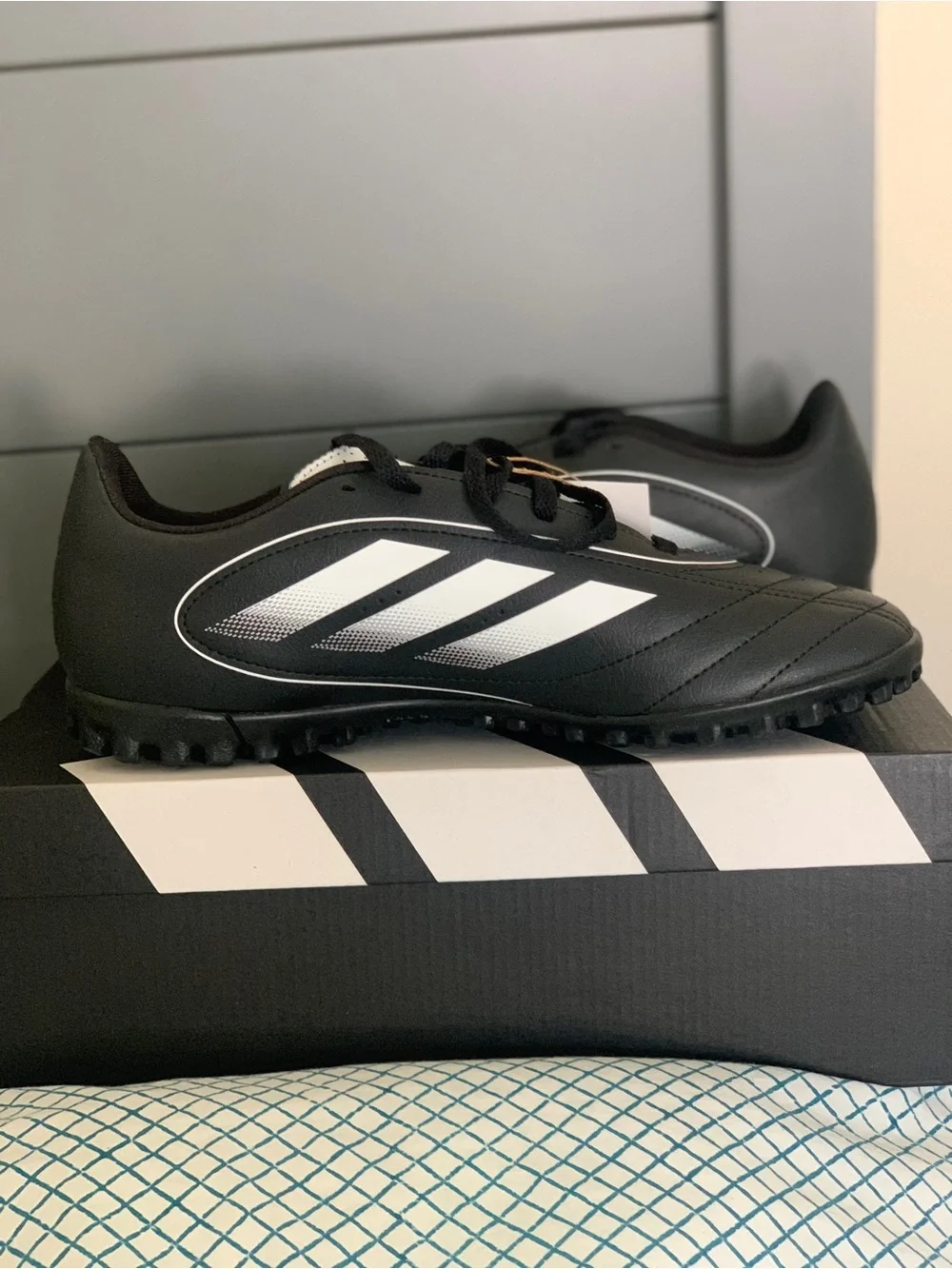 Adidas Unisex Adult Goletto IX Turf Soccer Shoes Men’s size 8/women’s 9 NEW